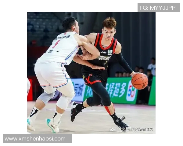 深圳篮球队中路突破革新探索新战术提升球队整体实力与竞争力