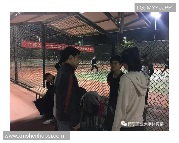 赛后分析:成都网球队与南京网球队的战术意识与表现对比 赛后分析:成都网球队与南京网球队的战术意识与表现对比